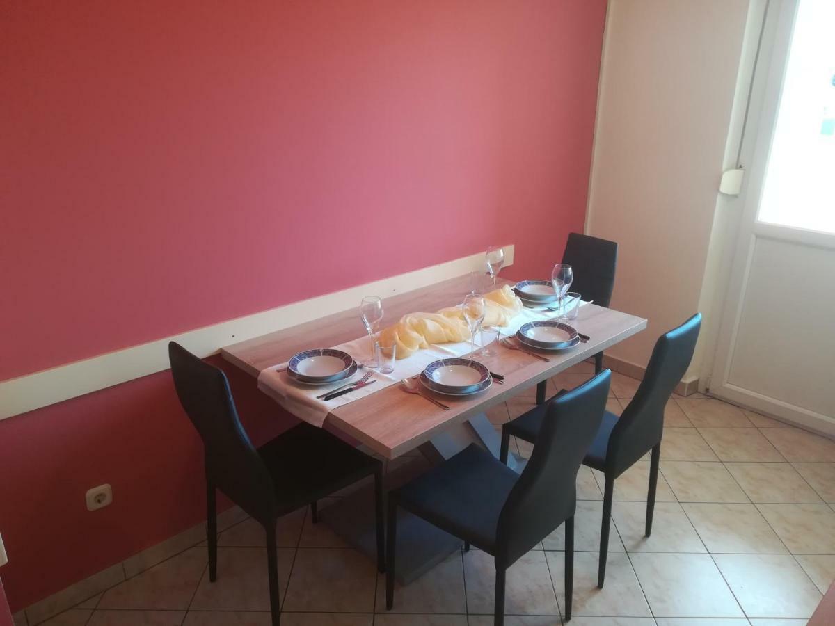 שיבניק Apartment Antonela מראה חיצוני תמונה